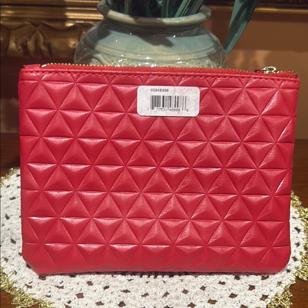 Red Quilted Cosmetic Bag + Shiseido Ultimune Eye Concentrate (Deluxe Size)